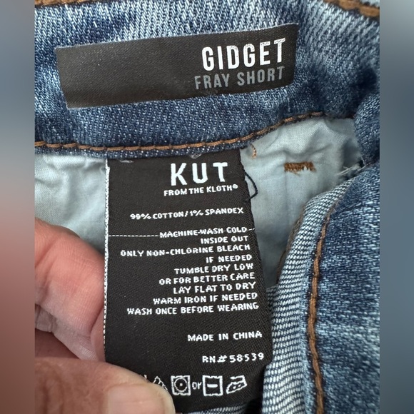 Kut from the Kloth Women’s Distressed Gidget Fray Blue Jean Shorts Size 6 - Picture 5 of 12